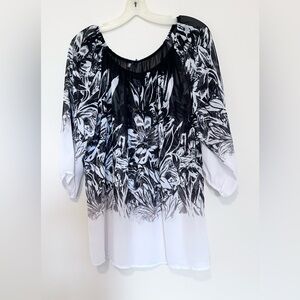 Women's Black and White Floral Top